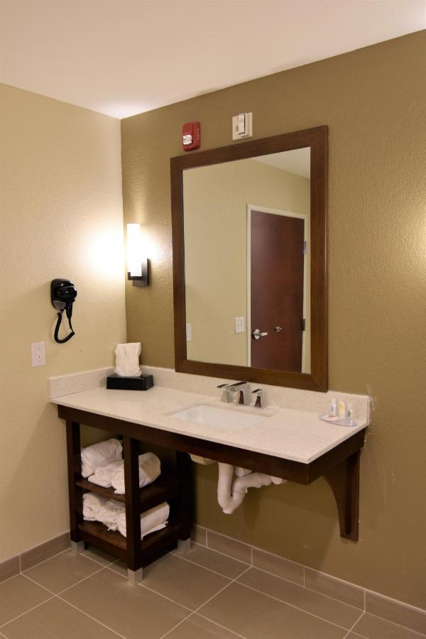 Comfort Inn & Suites روك هيل المظهر الخارجي الصورة